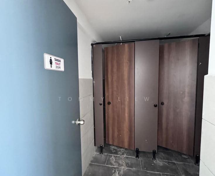 Factory for Rent in NCT Smart Industrial Park (Sepang) - Tommy Liew - Bathroom - PropertyGuru.com.my