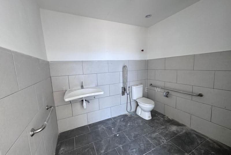 Factory for Rent in NCT Smart Industrial Park (Sepang) - Tommy Liew - Bathroom - PropertyGuru.com.my