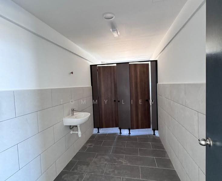 Factory for Rent in NCT Smart Industrial Park (Sepang) - Tommy Liew - Bathroom - PropertyGuru.com.my