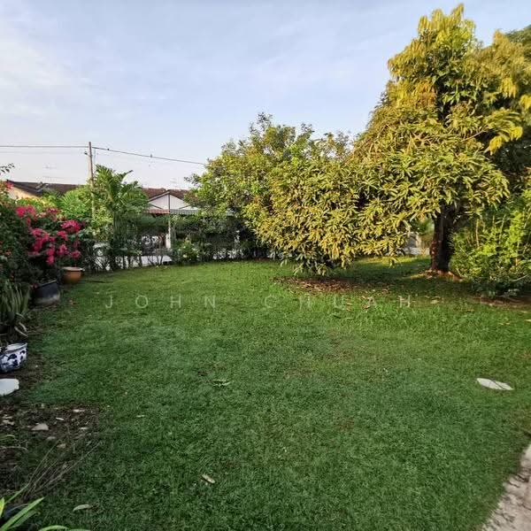 Semi-Detached House for Sale in Taman Pulai Mutiara (Simpang Pulai) - John Chuah - Garden - PropertyGuru.com.my