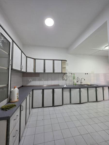 1.5-storey Terraced House for Sale in Bandar Baru Sri Petaling (Sri Petaling) - Wing Lam - Kitchen - PropertyGuru.com.my