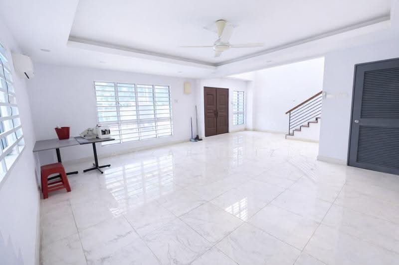 Semi-Detached House for Sale in Saujana Villa (Kajang) - Amzar Faiz - PropertyGuru.com.my