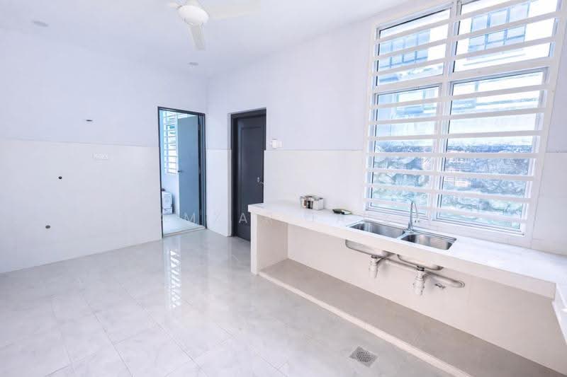 Semi-Detached House for Sale in Saujana Villa (Kajang) - Amzar Faiz - PropertyGuru.com.my