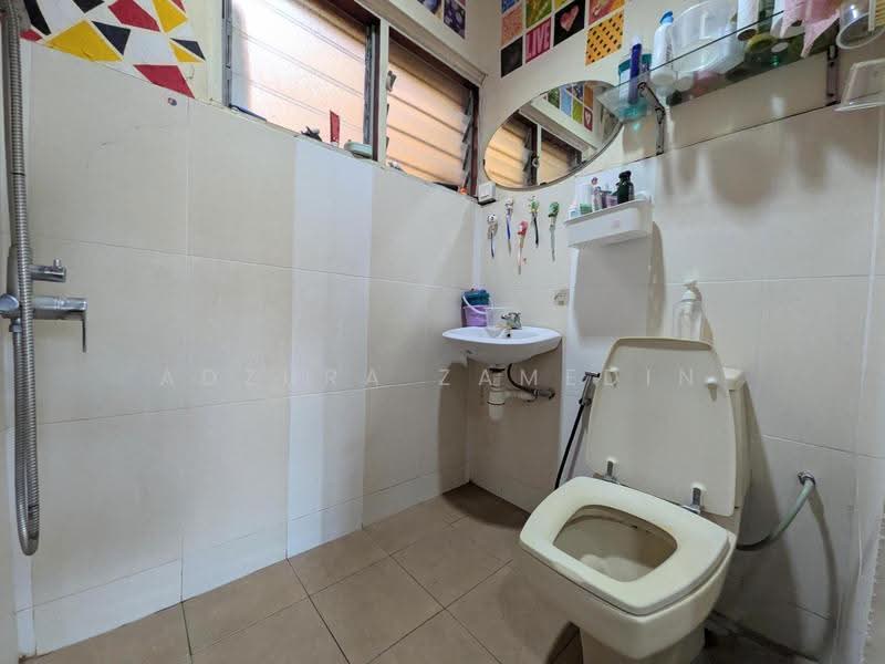 1-storey Terraced House for Sale in Bangsar Baru (Bangsar) - Adzura Zamedin - Bathroom - PropertyGuru.com.my