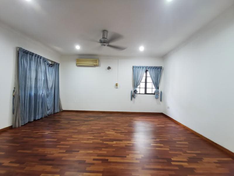 Bungalow House for Sale in Taman Overseas Union (Taman Oug) (Jalan Klang Lama (Old Klang Road)) - Wing Lam - Living Room - PropertyGuru.com.my