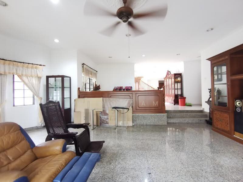 Bungalow House for Sale in Taman Overseas Union (Taman Oug) (Jalan Klang Lama (Old Klang Road)) - Wing Lam - Living Room - PropertyGuru.com.my