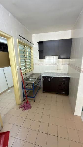Flat for Sale at Flora Damansara Flat - Bryan Yeoh - Kitchen - PropertyGuru.com.my