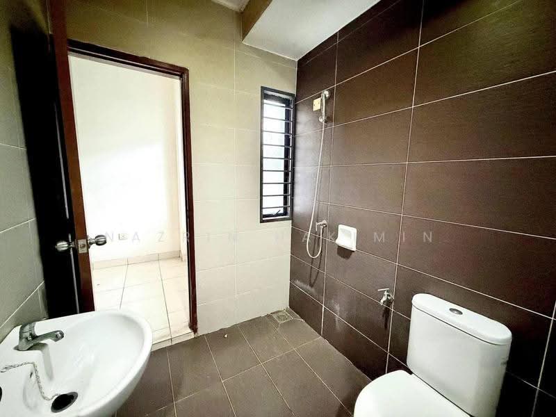 Rumah Teres untuk Dijual di Bandar Puteri Klang (Klang) - Nazrin Hakimin - Bathroom - PropertyGuru.com.my