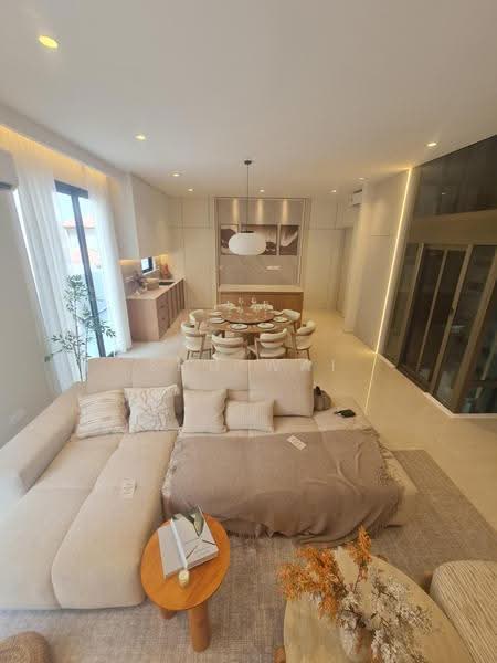 Semi-Detached House for Sale in Sri Petaling (Kuala Lumpur) - Shu Wai - Living Room - PropertyGuru.com.my