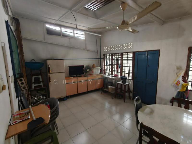 1-storey Terraced House for Sale in Taman Abad (Johor Bahru) - Cheryl Tey - Kitchen - PropertyGuru.com.my
