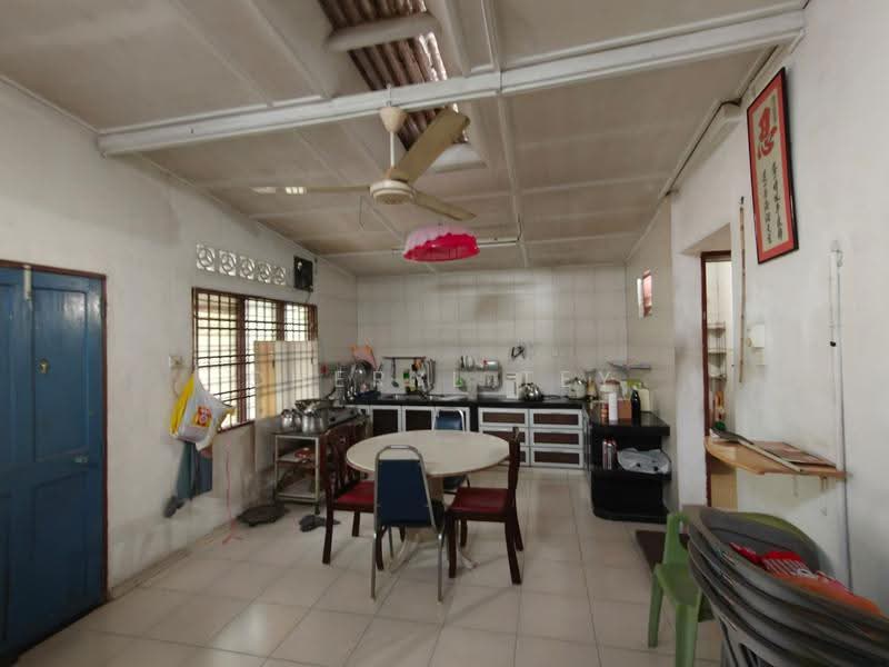 1-storey Terraced House for Sale in Taman Abad (Johor Bahru) - Cheryl Tey - Kitchen - PropertyGuru.com.my