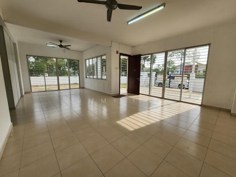 Rumah Teres 2-Tingkat untuk Dijual di Bandar Seri Coalfields (Sungai Buloh) - Jimmy Tan - Living Room - PropertyGuru.com.my