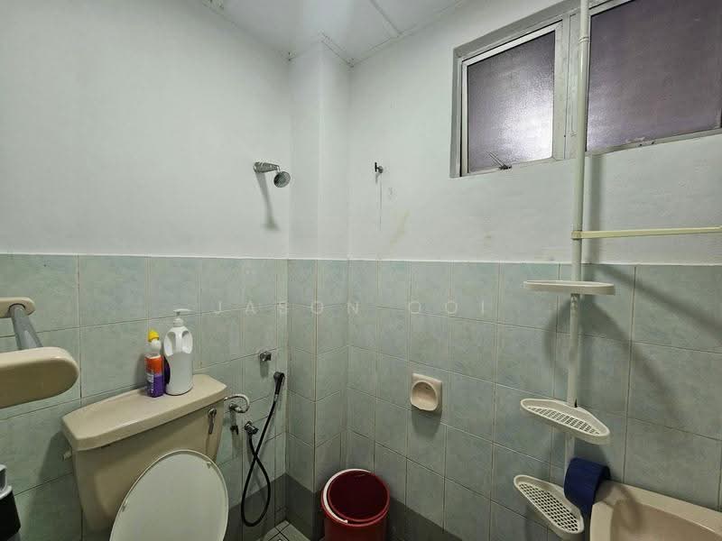 Rumah Teres 2-Tingkat untuk Disewa di Putra Heights (Subang Jaya) - Jason Ooi - Bathroom - PropertyGuru.com.my