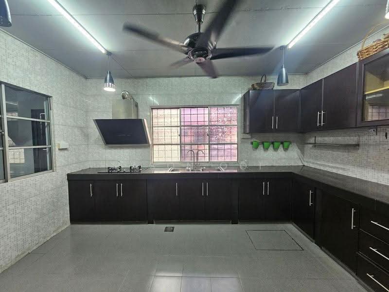 Rumah Teres 2-Tingkat untuk Disewa di Putra Heights (Subang Jaya) - Jason Ooi - Kitchen - PropertyGuru.com.my