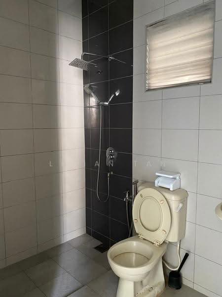 Pangsapuri untuk Disewa di Tasik Heights Apartment - Lilian Tan - Bathroom - PropertyGuru.com.my