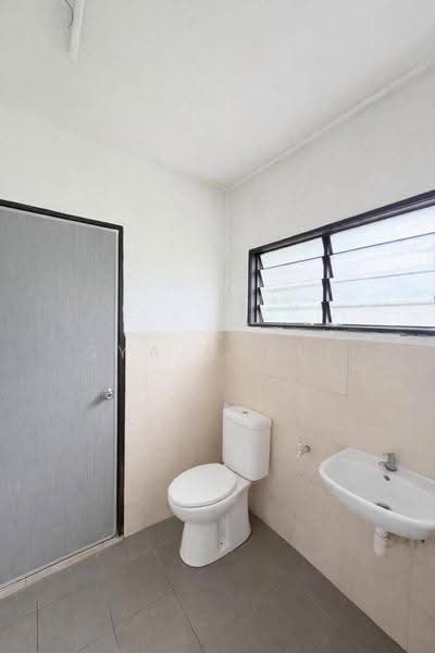 Rumah Teres 2-Tingkat untuk Disewa di Sepang (Selangor) - Sya Rusli - Bathroom - PropertyGuru.com.my