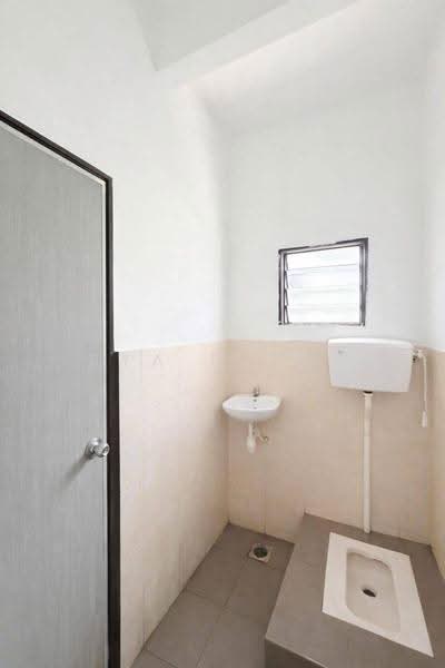 Rumah Teres 2-Tingkat untuk Disewa di Sepang (Selangor) - Sya Rusli - Bathroom - PropertyGuru.com.my