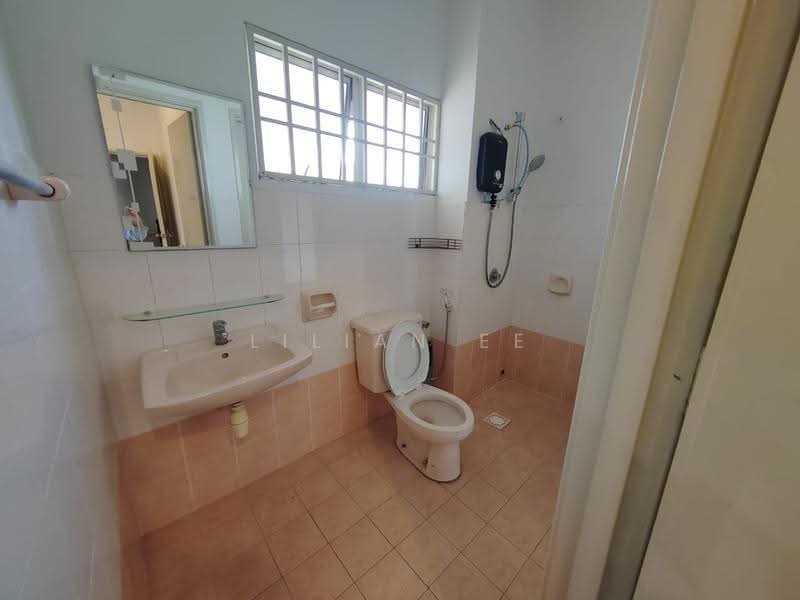 2-storey Terraced House for Rent in Putra Heights (Subang Jaya) - Lilian Ee - Shared Bathroom - PropertyGuru.com.my