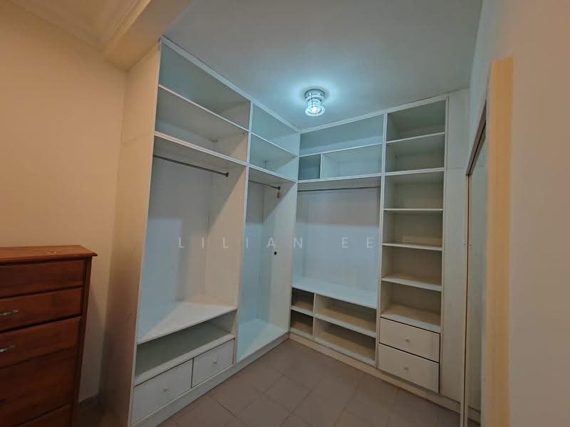 2-storey Terraced House for Rent in Putra Heights (Subang Jaya) - Lilian Ee - Master Room Walk-in Wardrobe - PropertyGuru.com.my
