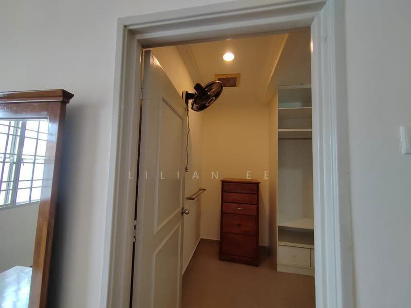 2-storey Terraced House for Rent in Putra Heights (Subang Jaya) - Lilian Ee - Master Room Walk-in Wardrobe - PropertyGuru.com.my