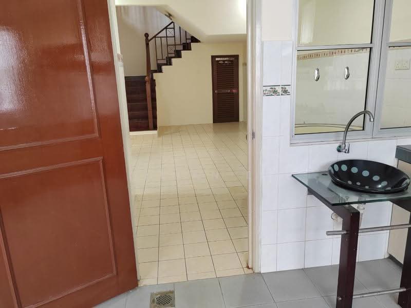 2-storey Terraced House for Rent in Putra Heights (Subang Jaya) - Lilian Ee - Kitchen - PropertyGuru.com.my