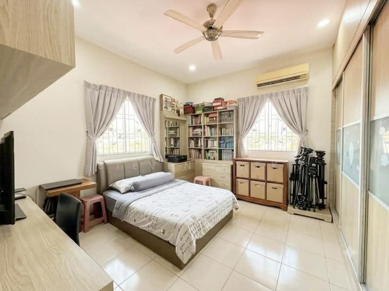 1.5-storey Terraced House for Sale in Kota Kinabalu (Sabah) - Steven Quek - Bedroom - PropertyGuru.com.my