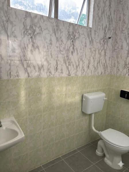 2-storey Terraced House for Sale in Taman Universiti Indah (Seri Kembangan) - Joey Wong - Bathroom - PropertyGuru.com.my