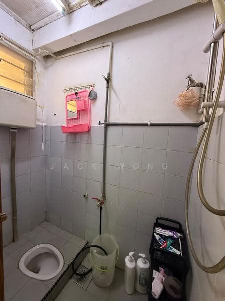 1-storey Terraced House for Sale in Taman Universiti (Skudai) - Jack Wong - Bathroom - PropertyGuru.com.my