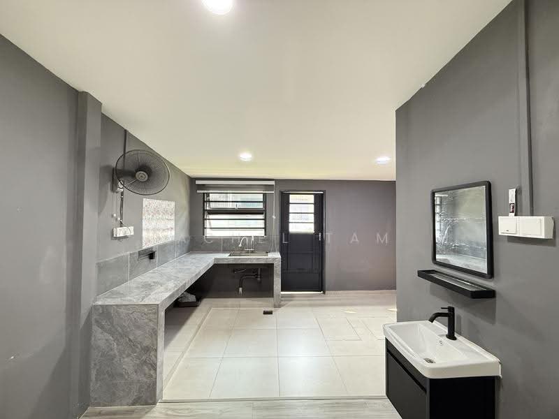 1.5-storey Terraced House for Rent in Air Putih (Kuantan) - Rachel Tam - Kitchen - PropertyGuru.com.my