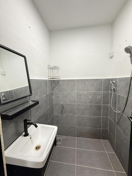 1.5-storey Terraced House for Rent in Air Putih (Kuantan) - Rachel Tam - Bathroom - PropertyGuru.com.my