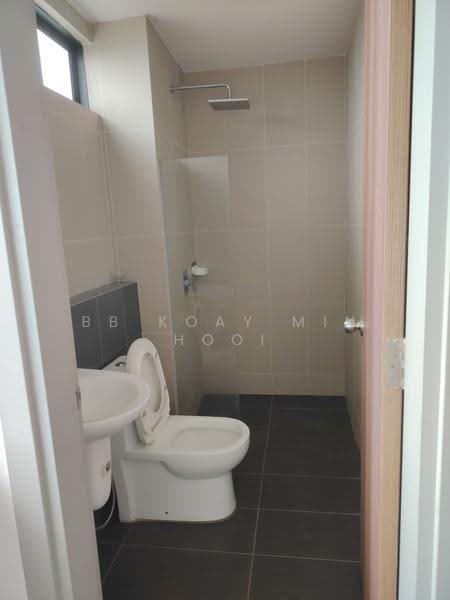 Semi-Detached House for Rent in Putra Heights (Subang Jaya) - BB Koay Min Hooi - Bathroom - PropertyGuru.com.my