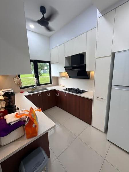 Rumah Teres 2-Tingkat untuk Disewa di Taman Molek (Johor Bahru) - Tommy Tai - Kitchen - PropertyGuru.com.my