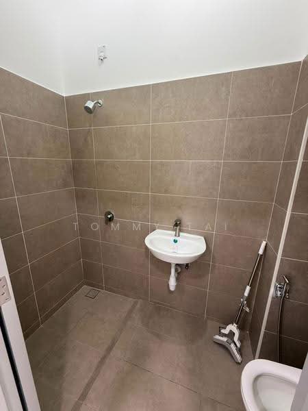 Rumah Teres 2-Tingkat untuk Disewa di Taman Molek (Johor Bahru) - Tommy Tai - Bathroom - PropertyGuru.com.my