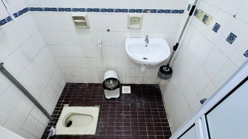 Rumah Teres 2-Tingkat untuk Disewa di Taman Daya (Johor Bahru) - Elaine Chan - Bathroom - PropertyGuru.com.my