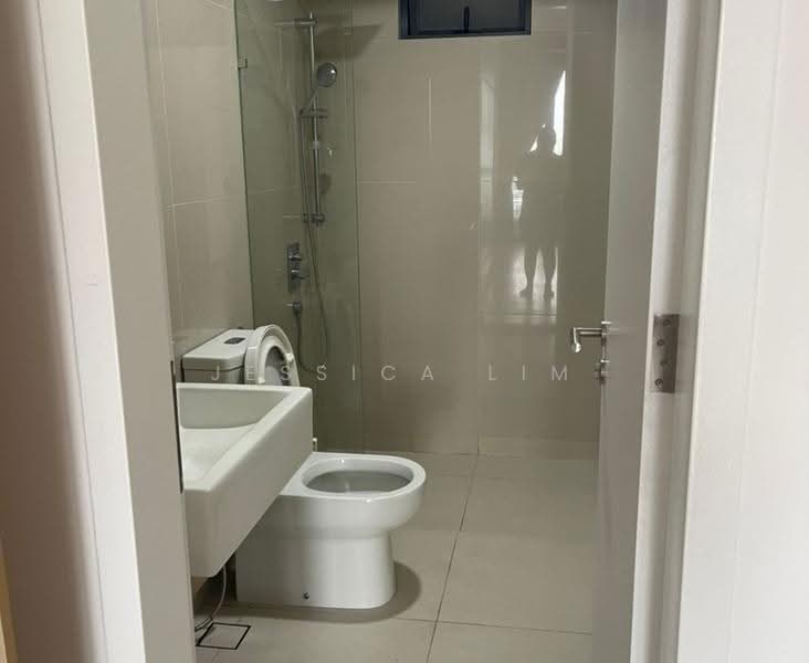 Kediaman Servis untuk Dijual di United Point (Residensi Berpadu) - Jessica Lim - Bathroom - PropertyGuru.com.my
