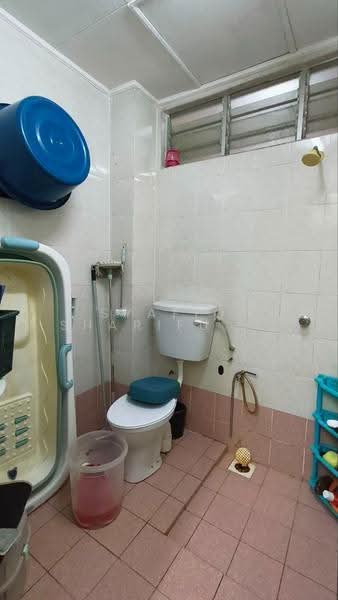 Pangsapuri untuk Dijual di Pangsapuri Delima - Syafiq Sharifudin - Bathroom - PropertyGuru.com.my