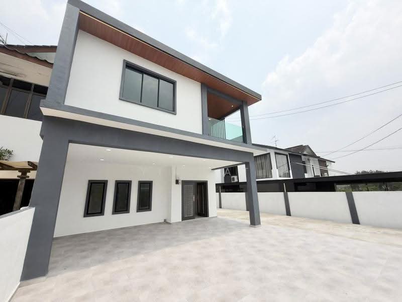 Semi-Detached House for Sale in Taman Sri Putri (Skudai) - Yik Tat - Exterior - PropertyGuru.com.my