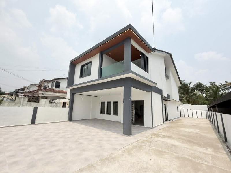 Semi-Detached House for Sale in Taman Sri Putri (Skudai) - Yik Tat - Exterior - PropertyGuru.com.my