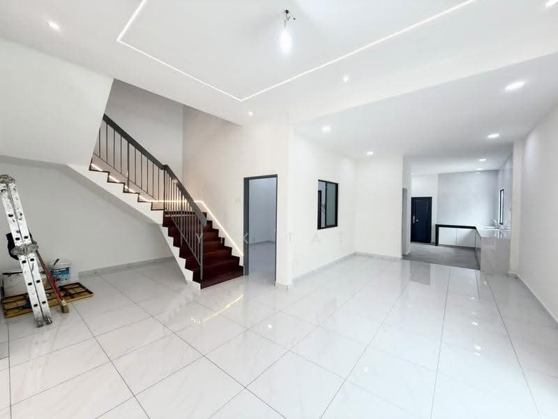 Semi-Detached House for Sale in Taman Sri Putri (Skudai) - Yik Tat - Living Room - PropertyGuru.com.my