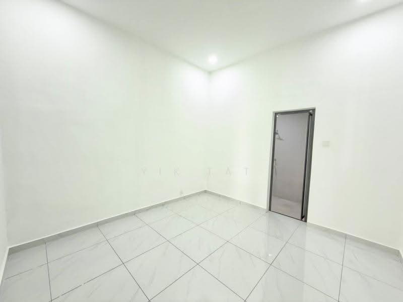 Semi-Detached House for Sale in Taman Sri Putri (Skudai) - Yik Tat - PropertyGuru.com.my