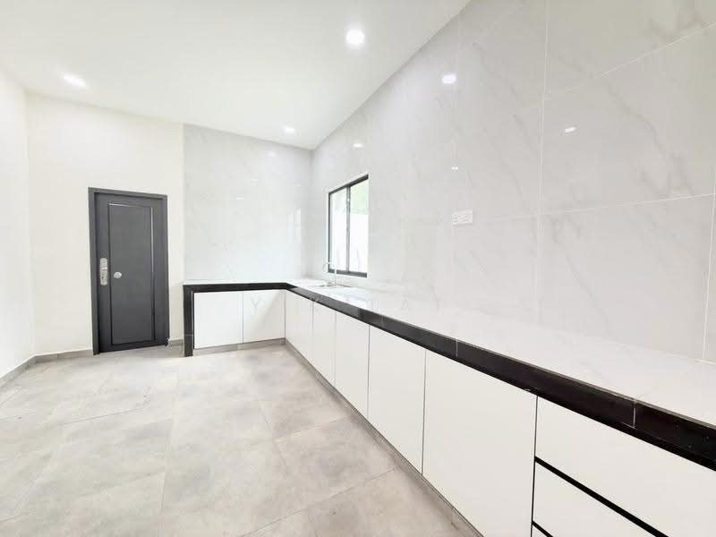 Semi-Detached House for Sale in Taman Sri Putri (Skudai) - Yik Tat - Kitchen - PropertyGuru.com.my