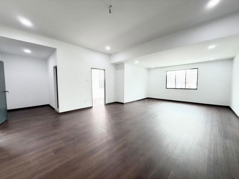Semi-Detached House for Sale in Taman Sri Putri (Skudai) - Yik Tat - Living Room - PropertyGuru.com.my