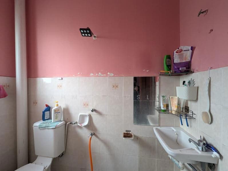 Rumah Berkembar untuk Dijual di Puncak Alam (Selangor) - Ahmad Muslim - Bathroom - PropertyGuru.com.my
