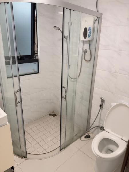 Pangsapuri untuk Disewa di Forest City - XY Sen - Bathroom - PropertyGuru.com.my