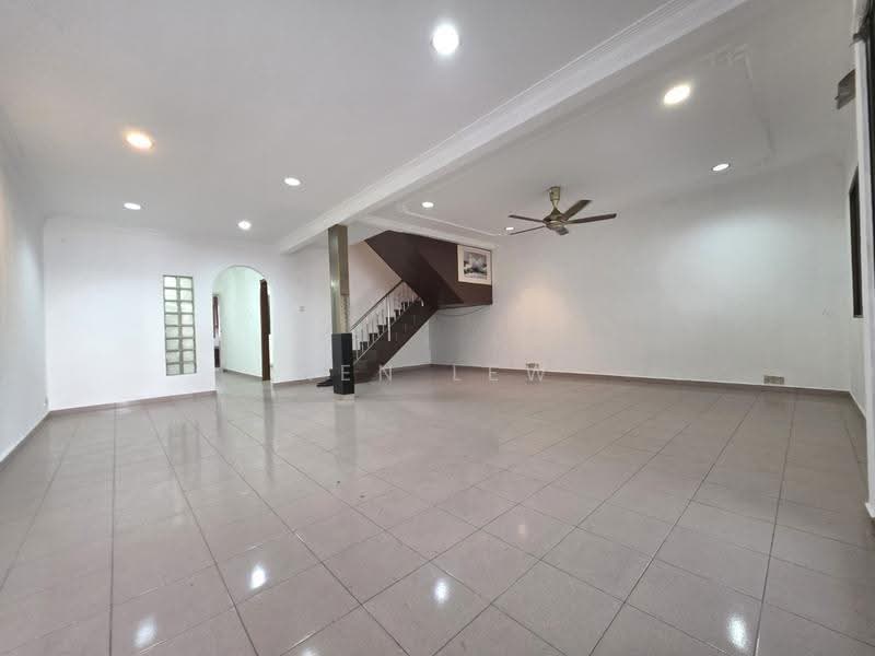 Rumah Teres 2-Tingkat untuk Dijual di Taman Midah (Cheras) - Ken Lew - Living Room - PropertyGuru.com.my