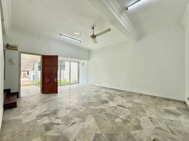 2-storey Terraced House for Sale in Subang Jaya (Selangor) - Syukor Hartanah - Living Room - PropertyGuru.com.my