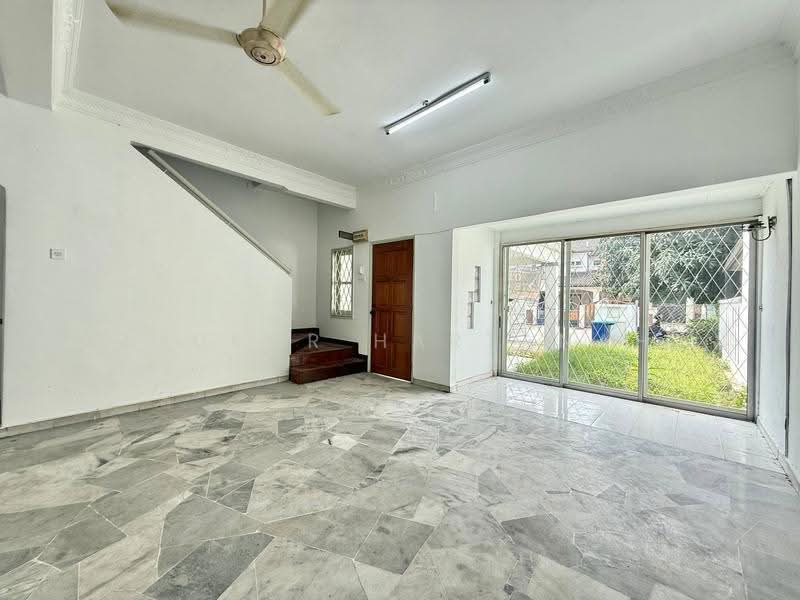 2-storey Terraced House for Sale in Subang Jaya (Selangor) - Syukor Hartanah - Living Room - PropertyGuru.com.my