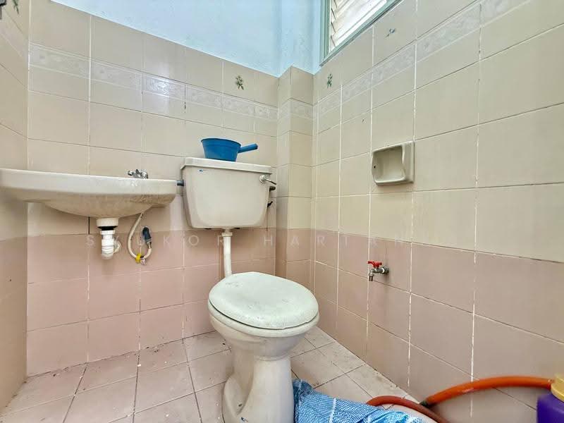 2-storey Terraced House for Sale in Subang Jaya (Selangor) - Syukor Hartanah - Bathroom - PropertyGuru.com.my