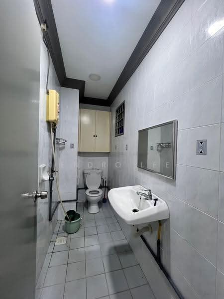 Condominium for Sale at Ridzuan Condominium - Kendro Lee - Bathroom - PropertyGuru.com.my