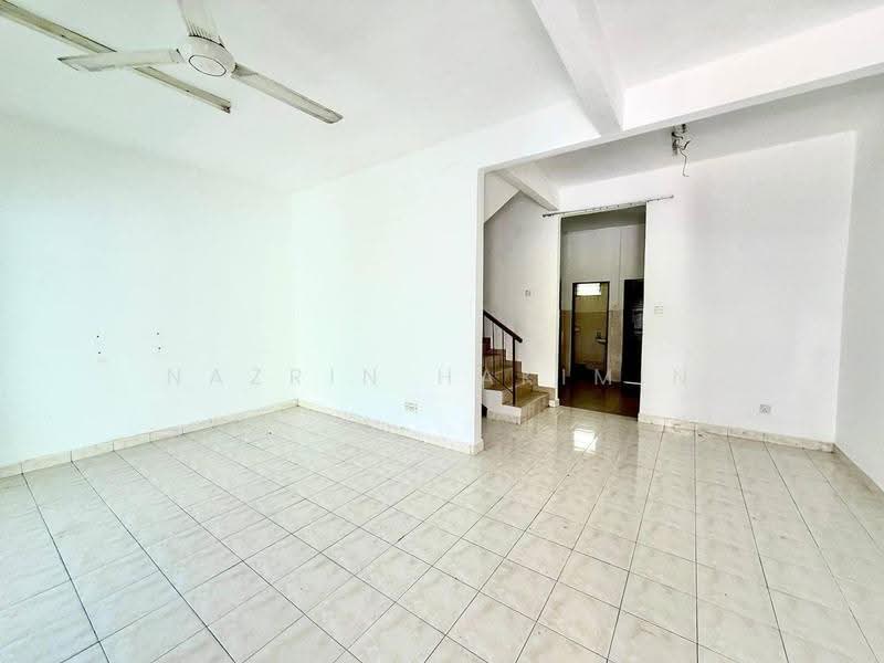 Terraced House for Sale in Klang (Selangor) - Nazrin Hakimin - Living Room - PropertyGuru.com.my